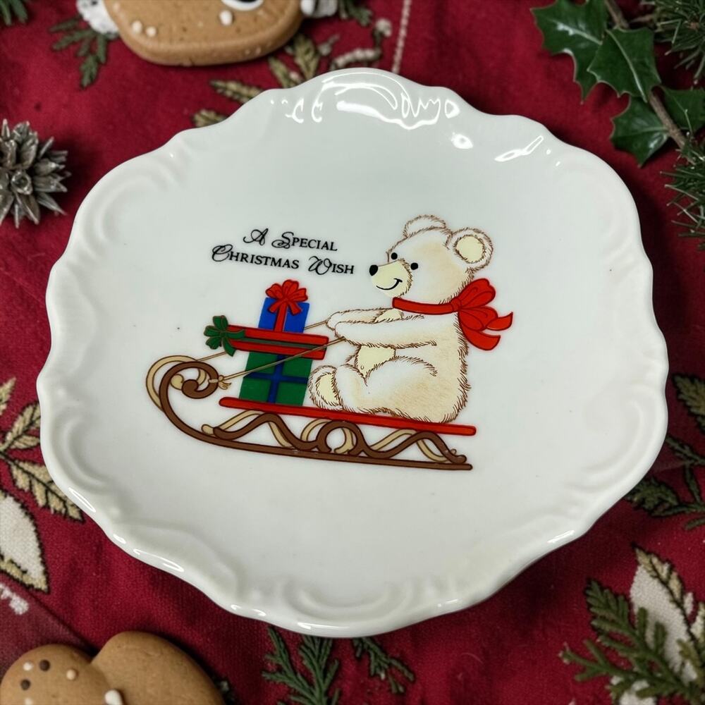 Vintage Papél Japan Bear on Sled Christmas Ornament Plate Wall Hanging 4”